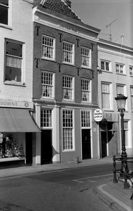 121771 Gezicht op de voorgevel van het pand Oudegracht 45 (Bar Dancing Gracht 45 van Don Mercedes) te Utrecht.